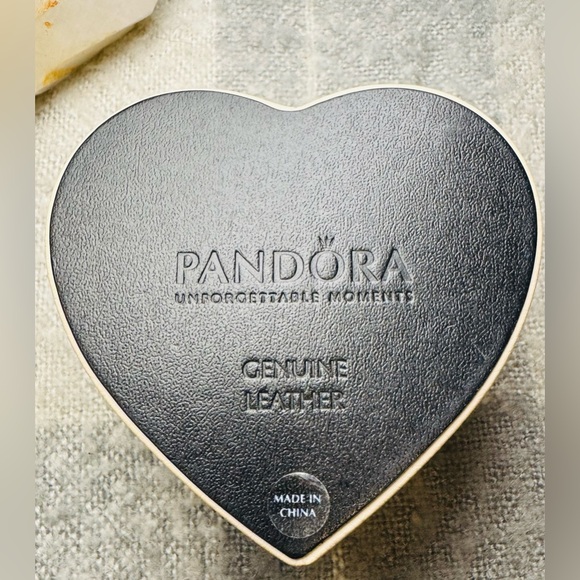 Authentic Pandora Heart Shaped Pink Leather Jewelry Box - Picture 8 of 11